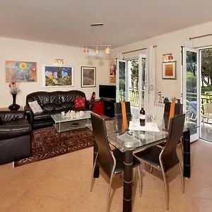 https://apartment-sasa.in-istria.net