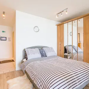 https://luxueuze-vakantiestudio-met-zeezicht-en-terras-in-oostende.hotelsghent.com